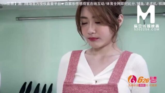 Gái Xinh Người Mẫu Bị Bạn Trai Địt Some Với 5 Thằng Bảo Vệ Xuất Ngập Lồn Trắng Xóa