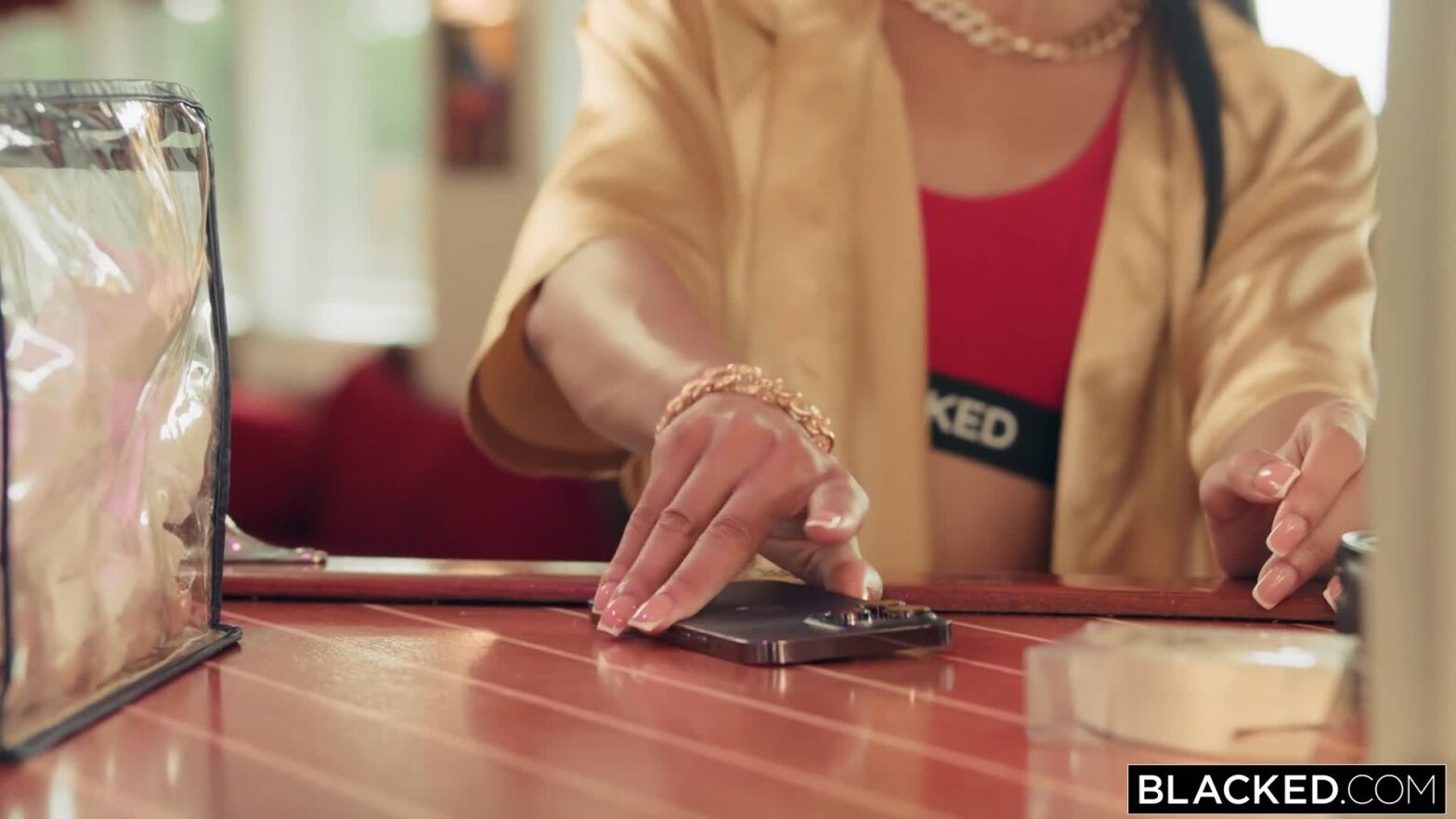 Vợ Đi Karaoke Bị Cả Phòng Bên Đè Ra Địt Some 15 Thằng